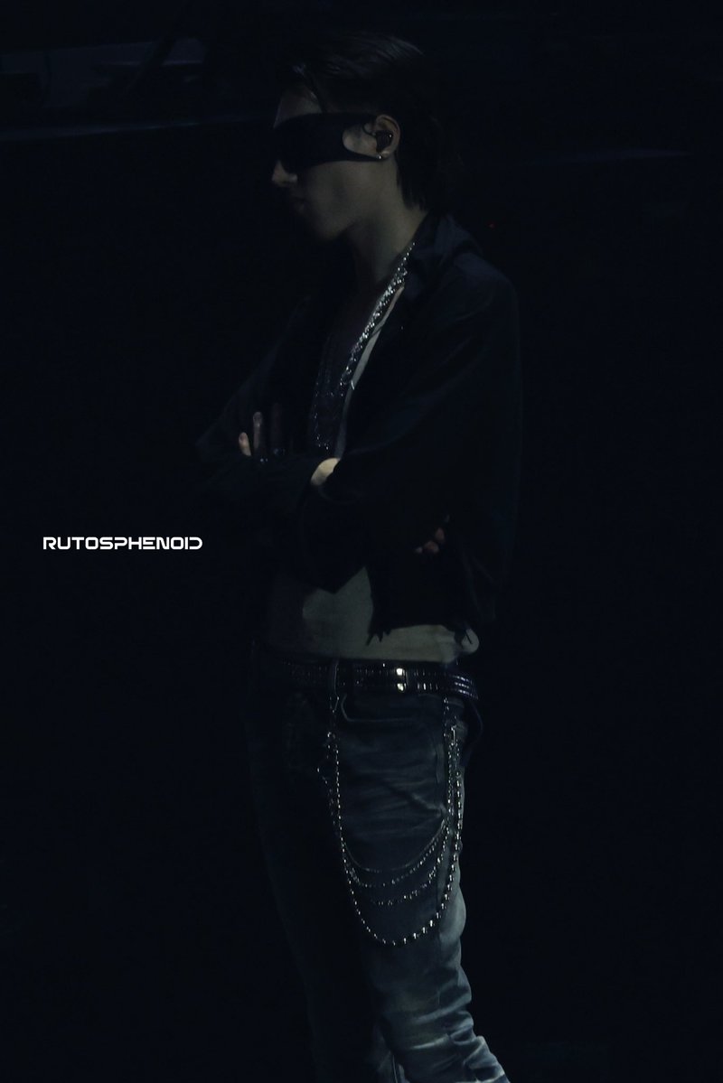 RutoSphenoid_'s tweet photo. 20260619 THE STAGE

🥵🥵

#하루토 #HARUTO  #ハルト 
#TREASURE #트레저 https://t.co/Vmjse4N23f