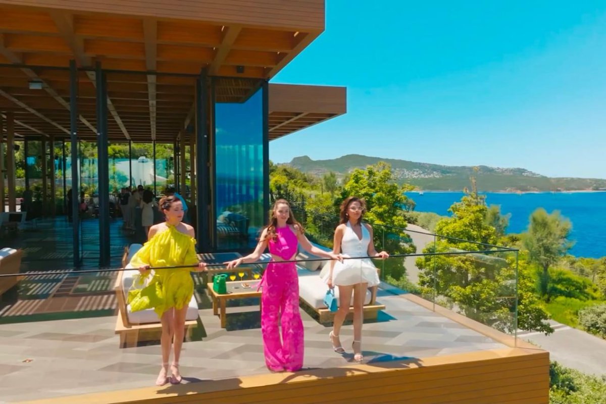 nanaturquia73's tweet photo. #MuratYıldırım Toprak (um homem apaixonado pela natureza, em total sintonia com a região do Egeu).
#FahriyeEvcenSu (uma mulher em busca de um novo começo).
#TurquoiseSummer
"Go Türkiye" filmi “Turquoise Summer” https://t.co/4KY9JcQi8P