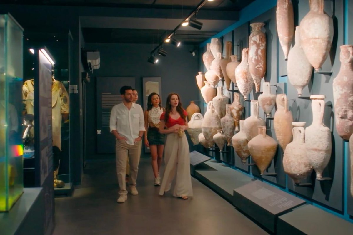 nanaturquia73's tweet photo. #MuratYıldırım Toprak (um homem apaixonado pela natureza, em total sintonia com a região do Egeu).
#FahriyeEvcenSu (uma mulher em busca de um novo começo).
#TurquoiseSummer
"Go Türkiye" filmi “Turquoise Summer” https://t.co/4KY9JcQi8P