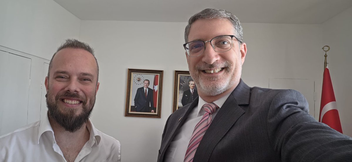 TC_MainzBK's tweet photo. Almanya Expatlar Derneği Başkanı Fırat Cem Tuncel, Başkonsolos Mehmet Akif İnam’ı ziyaret etmiştir. https://t.co/T9r3m0JfdD