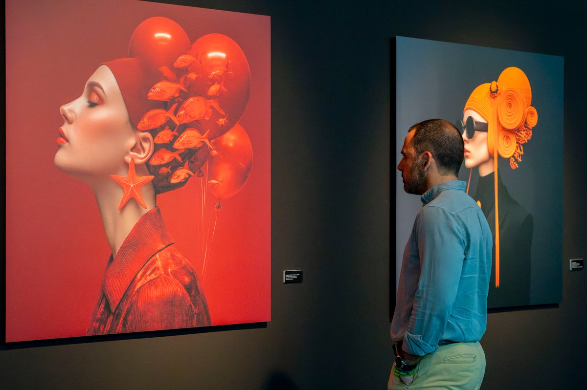 dipvalencia's tweet photo. 🆕🖼️ Manuel Fernández plena de moda, art i fotografia el @MuVIM en l'exposició 'Què tinc al cap?'.

🗓️📸 Fins al 4 d'octubre se podrà visitar una nova proposta visual que convida a explorar el paisatge emocional a través de 25 retrats onírics.

➕ℹ️ https://t.co/inGRp048nZ https://t.co/Vpvp69uOuw