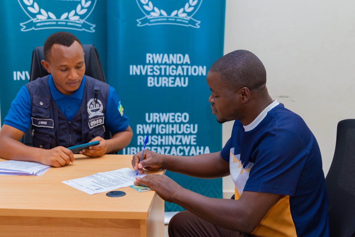 RIB_Rw's tweet photo. RIB iributsa abantu  kurinda ibyabo, kujya bakemura amakimbirane  biyambaza inzego zibishinzwe aho kwihanira ndetse no kwirinda kugurira terefoni ahatizewe . https://t.co/DkPcPBSW4g