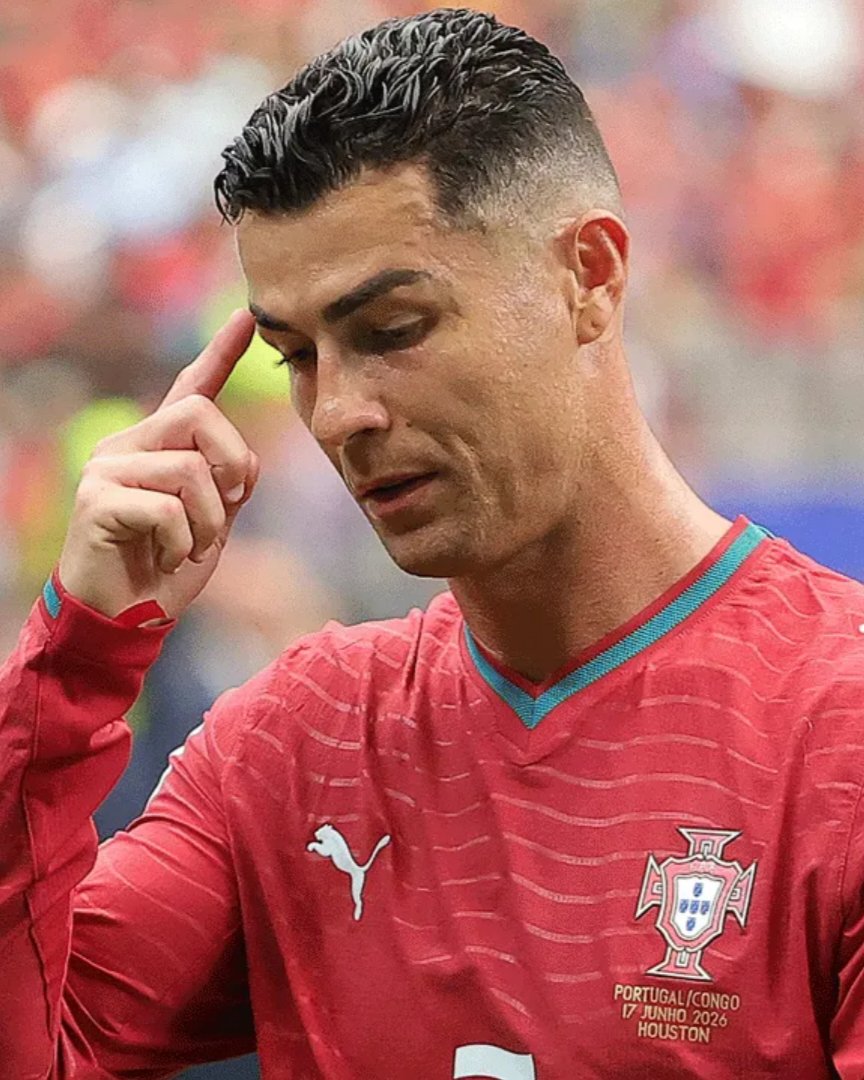 goal's tweet photo. 🗣 'He's never going to be Lionel Messi!' 😱

Cristiano Ronaldo a 'hindrance' to Portugal as Roberto Martinez urged to make World Cup bench call 🇵🇹🧐

Read the full details 🔗 https://t.co/UnbFp04Bny https://t.co/WchkBtvicf