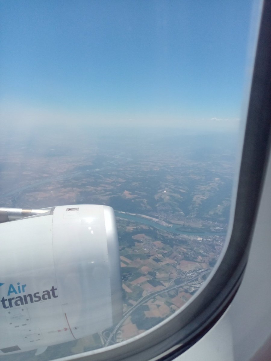 WildRacoon1's tweet photo. Bye France &amp; Hello Québec  !!!
Childhood dream came true 🥰, i can finaly visit my Dad birth country &amp; see another part of the family https://t.co/j87MFJDYBl