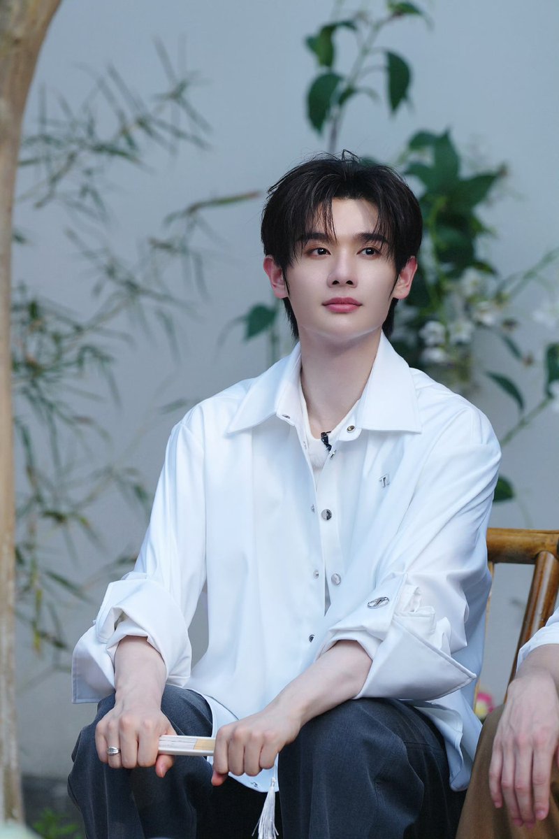 Pimchan75454126's tweet photo. 19.06.2026 | Nine's studio • weibo

中医知识以趣味科普的形式进入@高卿尘Nine 和我们的脑子中。#国医少年志# 第三季今晚21:10@江苏卫视 、21:30@芒果TV 播出。

🔗https://t.co/CfpTY8CA5d

#นายท่านกรชิต #GaoQingchen #高卿尘 https://t.co/1FFVZcruGE