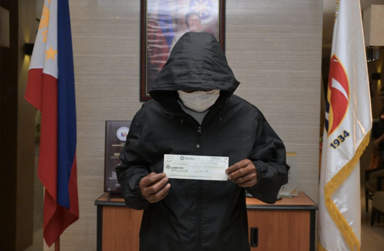 InqPOP's tweet photo. Farmer Wins ₱25-M in Super Lotto 6/49 Draw

A 60-year-old farmer recently claimed ₱25 million jackpot prize after correctly guessing the winning number combination 03-16-11-04-14-38 in the Super Lotto 6/49 draw held on May 10, 2026.

#BrandRoom https://t.co/gFQRHkLLyr