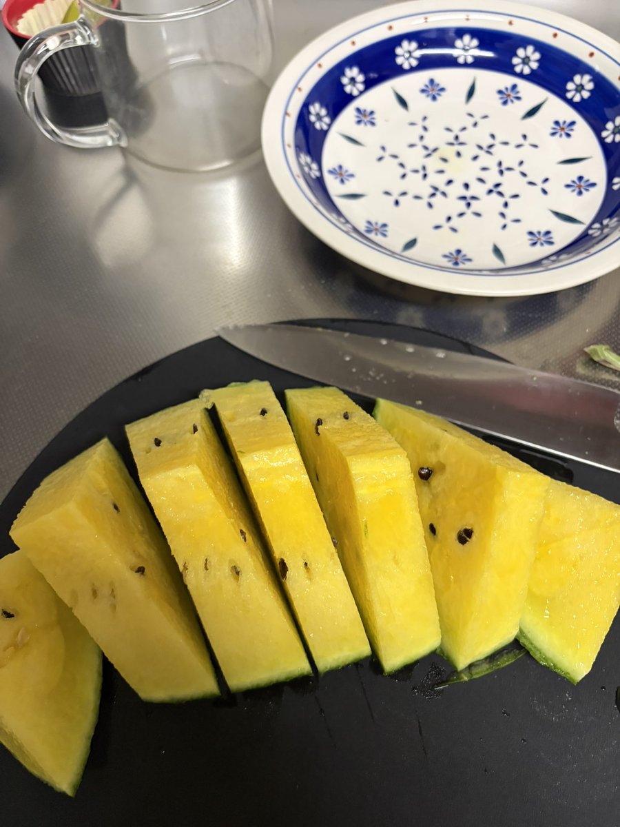 howashan_73's tweet photo. 今日もスイカ食べる🍉 https://t.co/GntPJ3KRTU