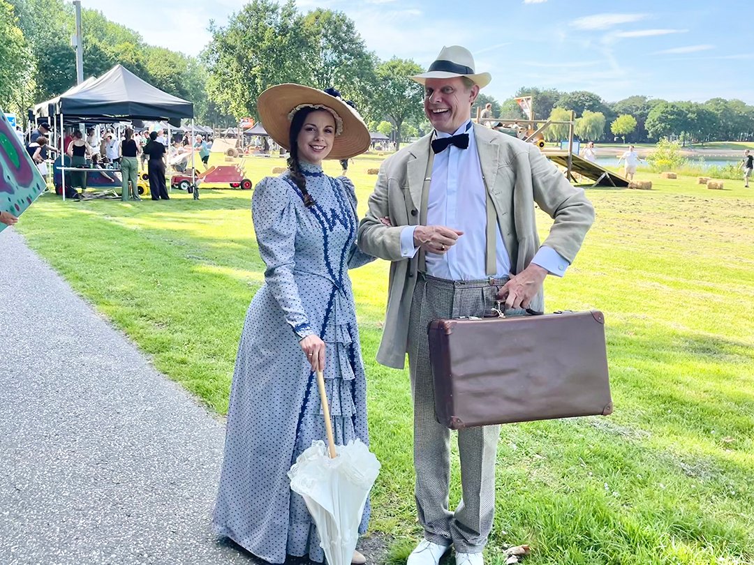 acteur_nl's tweet photo. Phileas Fogg en Prinses Aqualexia brengen het organisatieverhaal tot leven. 

Een mooi voorbeeld van hoe storytelling een teamdag inhoud en energie kan geven.

https://t.co/MeW9GkyrkG

#corporate #storytelling #corporatestorytelling #corporateevent #HRM #hrevent #teamdag https://t.co/CtCsIKTyCS