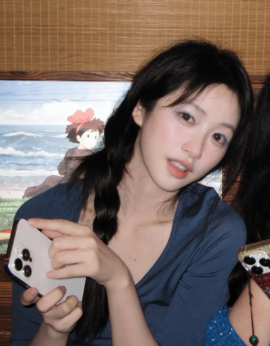 밤! tweet media