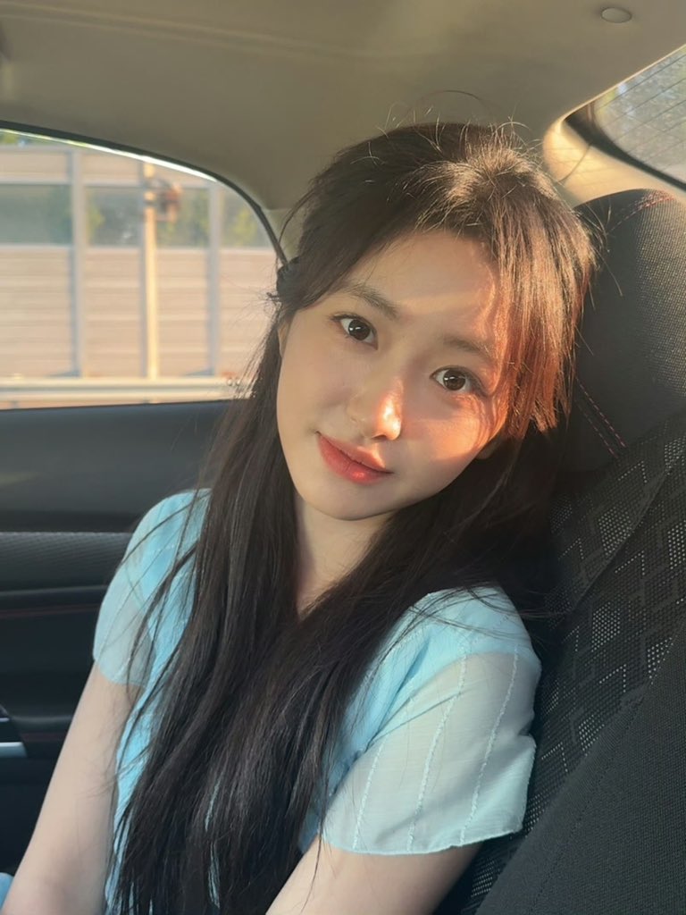 밤! tweet media