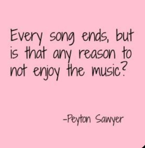 Nina_clo's tweet photo. Die lewe is ń lied en ek ken die lirieke en die musiek 💃🎶🎵🎶 https://t.co/u6XI9oAy3g
