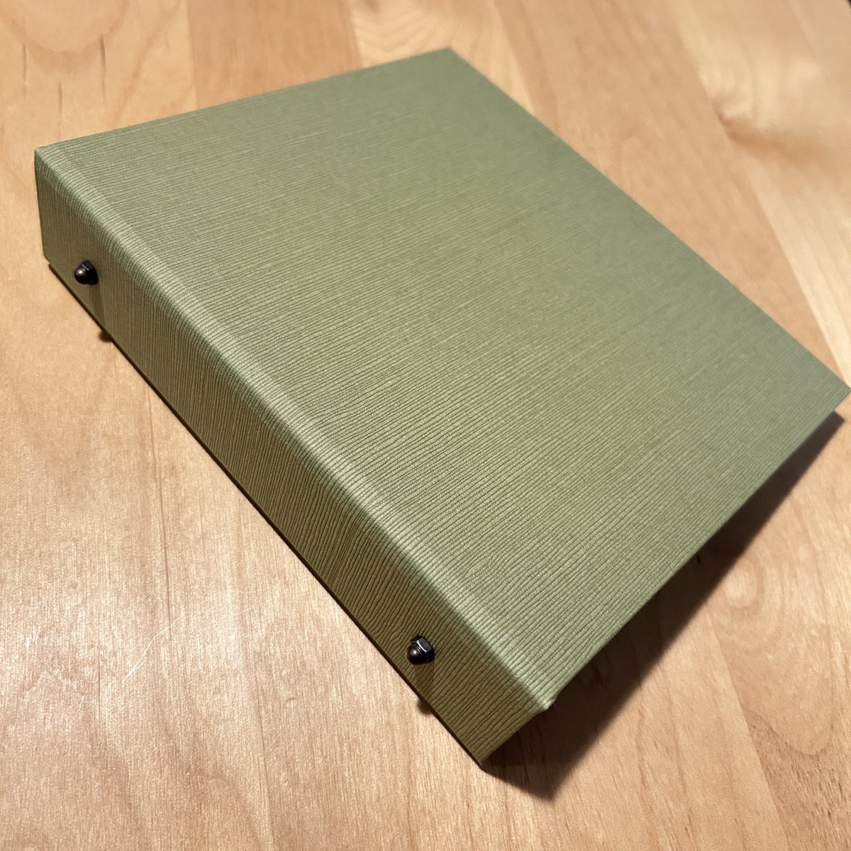 こちらのツムギ（苔）とスタードリーム（ブロンズ）の組み合わせは