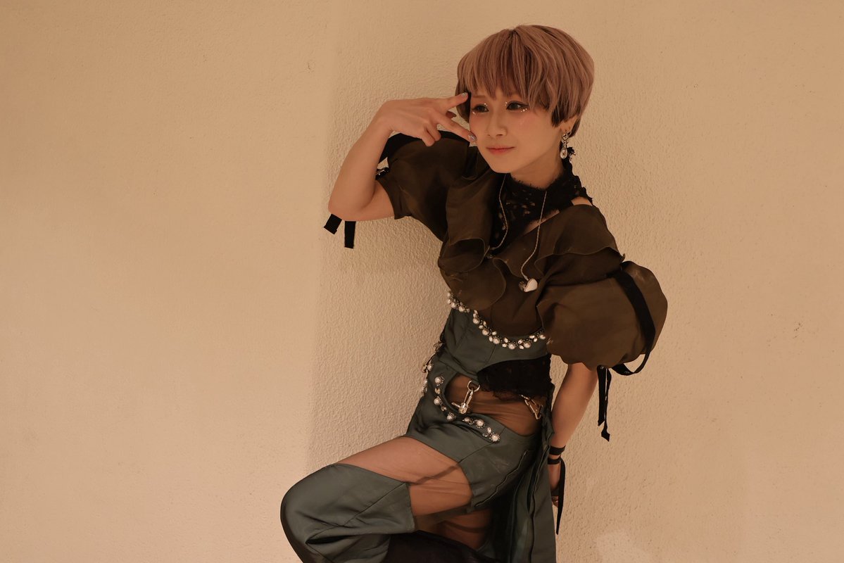 RRReol's tweet photo. Reol Oneman Live 2026
'美辞学' TOUR ホール篇 大阪公演

美辞学二本目おーさか！
ほんまめちゃくちゃたのしかったーっ！
心の底からたのしすぎて特別すぎて愛おしすぎて一生続いてほしいって思った
まだまだ続けて瞬間を刻んでいこう
てんどんでちゃいました、おおきに

いい写真すぎてのせちゃう！ https://t.co/OjkzXKzwaQ