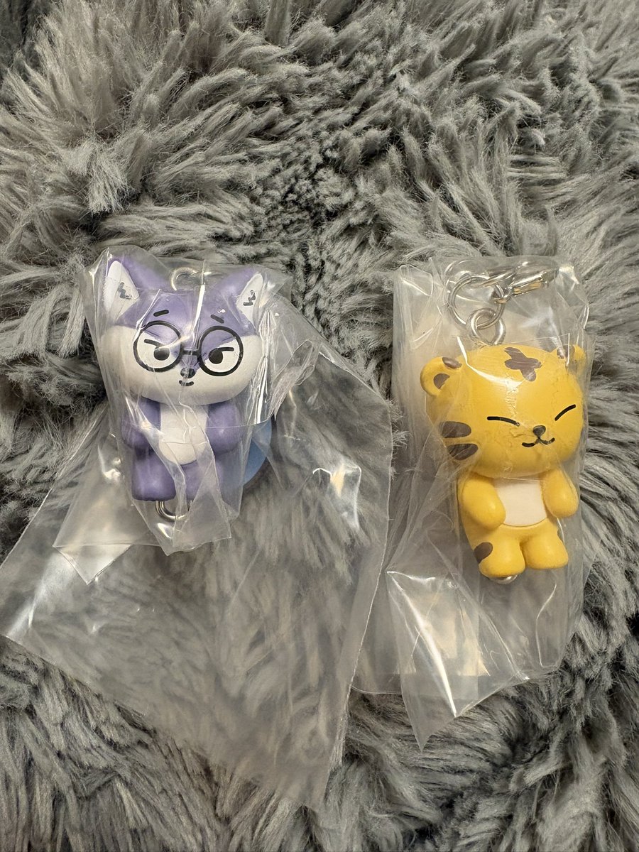 jun_moonrina's tweet photo. セブチ SEVENTEEN ミニティーン ガチャガチャ つながるマスコット 交換

【譲】 🦀ウォヌ   🦊
🦀ホシ🐯

【求】🦀ジョンハン  🐰 

気軽にお声かけください🙌🏻
郵便希望です。 https://t.co/isMuJpcpXL