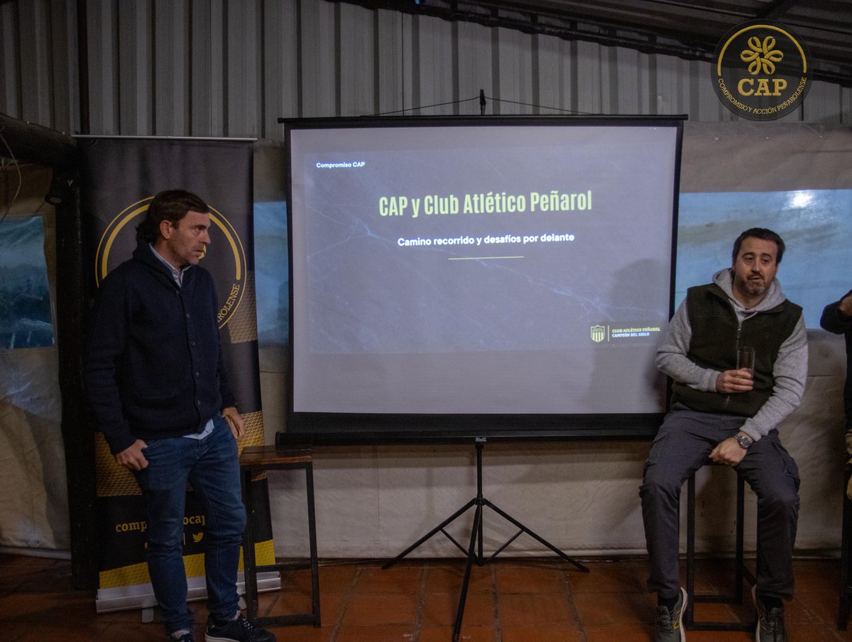 CompromisoCAP's tweet photo. Siempre es bueno compartir una charla con más manyas, y con unas pizzas 🍕 mejor.

#CompromisoCAP #TodosJuntos https://t.co/yWMR2DGWgq