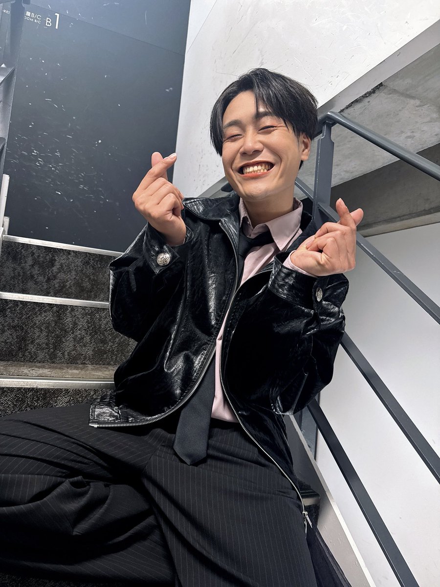 TAGO_CCC_M's tweet photo. 池袋グローバルリングシアター

ありがとうございました！！

暑かったね今日！俺らのライブも熱々でしたけどね！！

明日は初の郡山にお伺いします！！
東北のみんな待っとれぇ！！！

来てくれるみんなは気をつけてね✌️ https://t.co/kneGNDUcrq