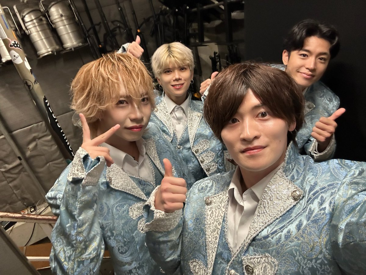 kinhai_official's tweet photo. ✨【きんはいイベント御礼】🪽

トーキョークライマックス！🔥
【KiN-】に滅多にないライブハウスでの
対バンイベント！ご来場ありがとうございました！🪽✨

本日の新衣装、いかがでしたでしょうか？🏰🤴🩵

次回は、6/27(土)越谷レイクタウンVV
18:00-からフリーライブ！🪽🌟

🪽ライブ詳細はこちからまもなく解禁🪽
https://t.co/BLHkhv7CEU

#キンハイ #キンハイフン