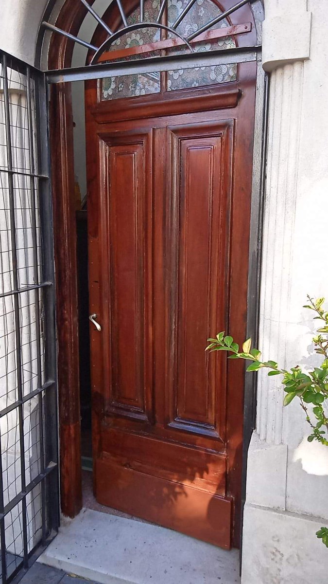 SommaLuis's tweet photo. Gente por acá algunas de las tantas puertas que he restaurado, el resultado final. Todas con distintas dificultades. Así quedan. 091470996/091470997 si necesitan me escriben. Gracias a todos como siempre. https://t.co/vnVLrk1DYp