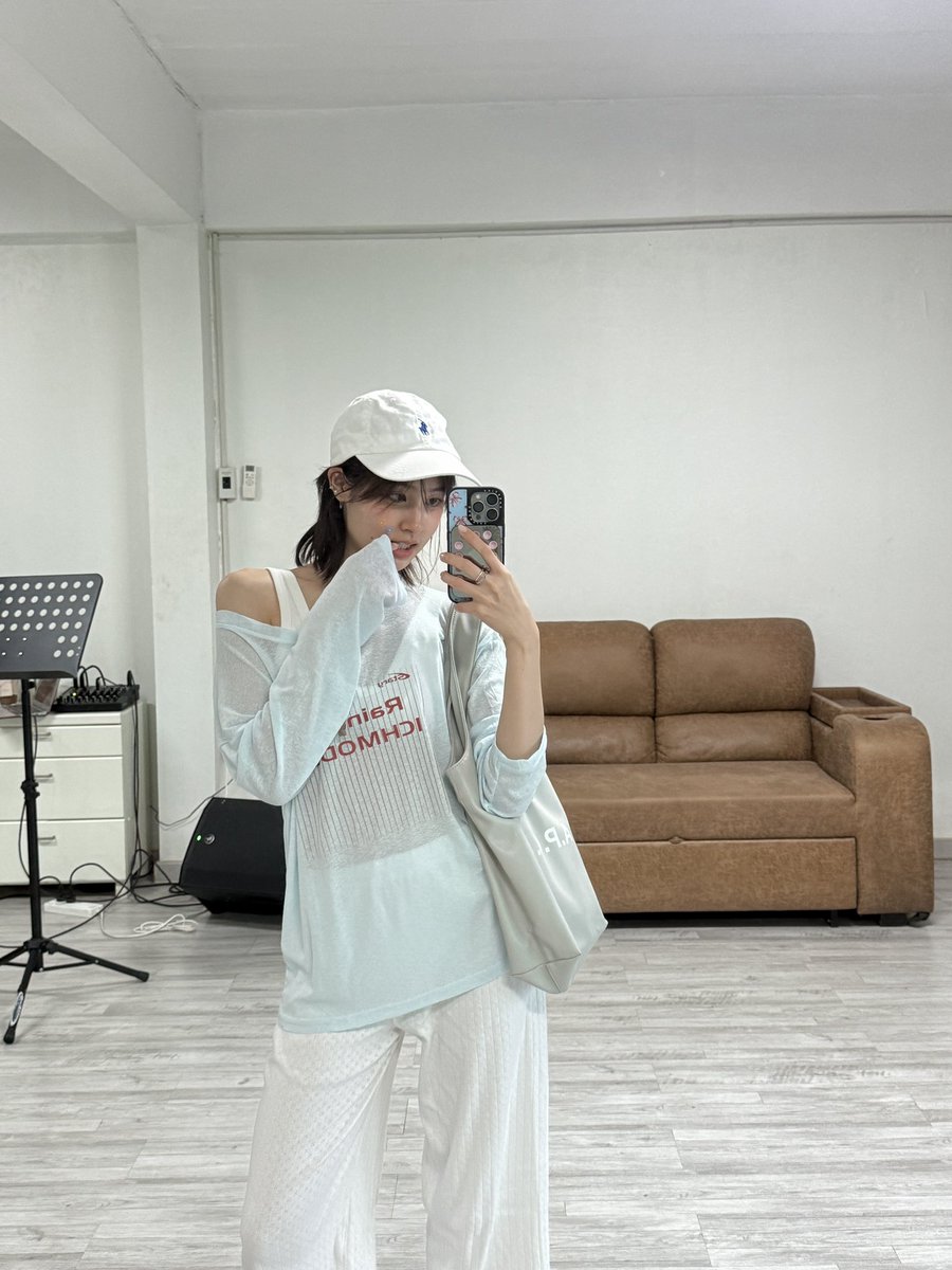 itspahnthitta's tweet photo. ขก vol2 https://t.co/LlWyuYQXyD