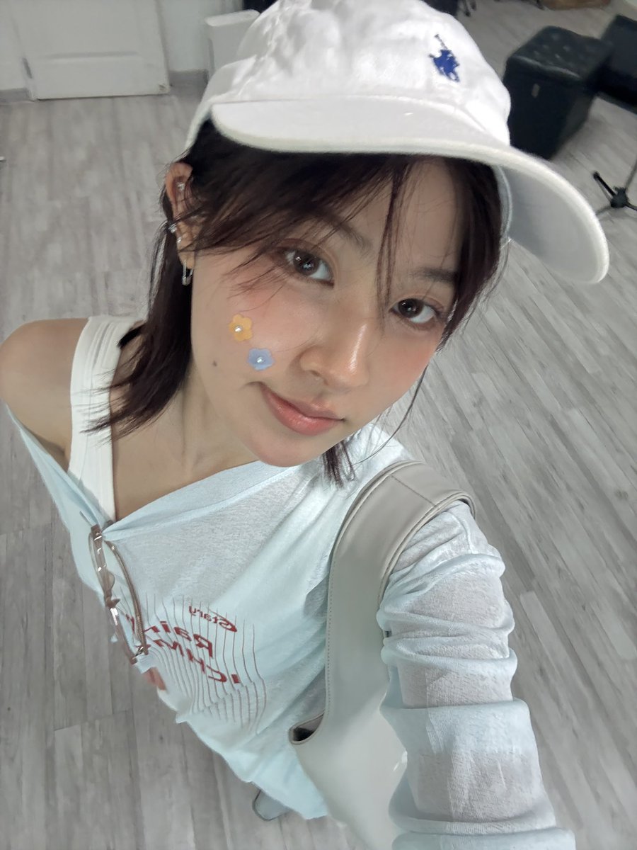 itspahnthitta's tweet photo. ขก vol2 https://t.co/LlWyuYQXyD
