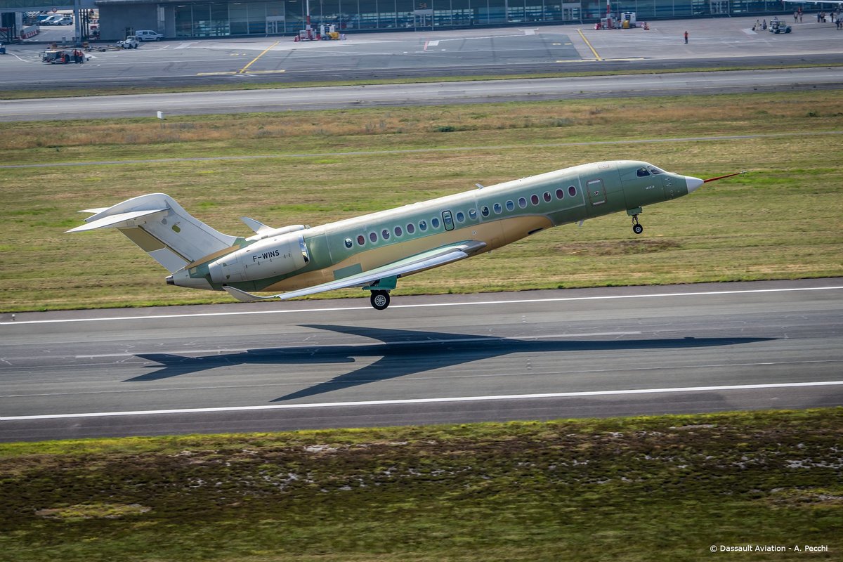Dassault_OnAir's tweet photo. #DassaultAviation : Le #Falcon 10X réalise son premier vol
https://t.co/O6FAhkmQx7

Dassault’s #Falcon10X Makes Maiden Flight https://t.co/GxcLquqY7U https://t.co/TaEod3KDCG