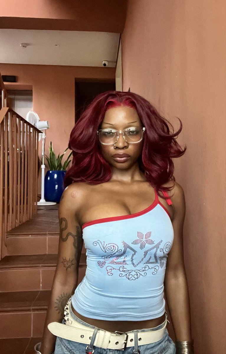 Mash_archive's tweet photo. Mash Archive loves @AshleyOkoli 😍 https://t.co/nXseZ3kVTV