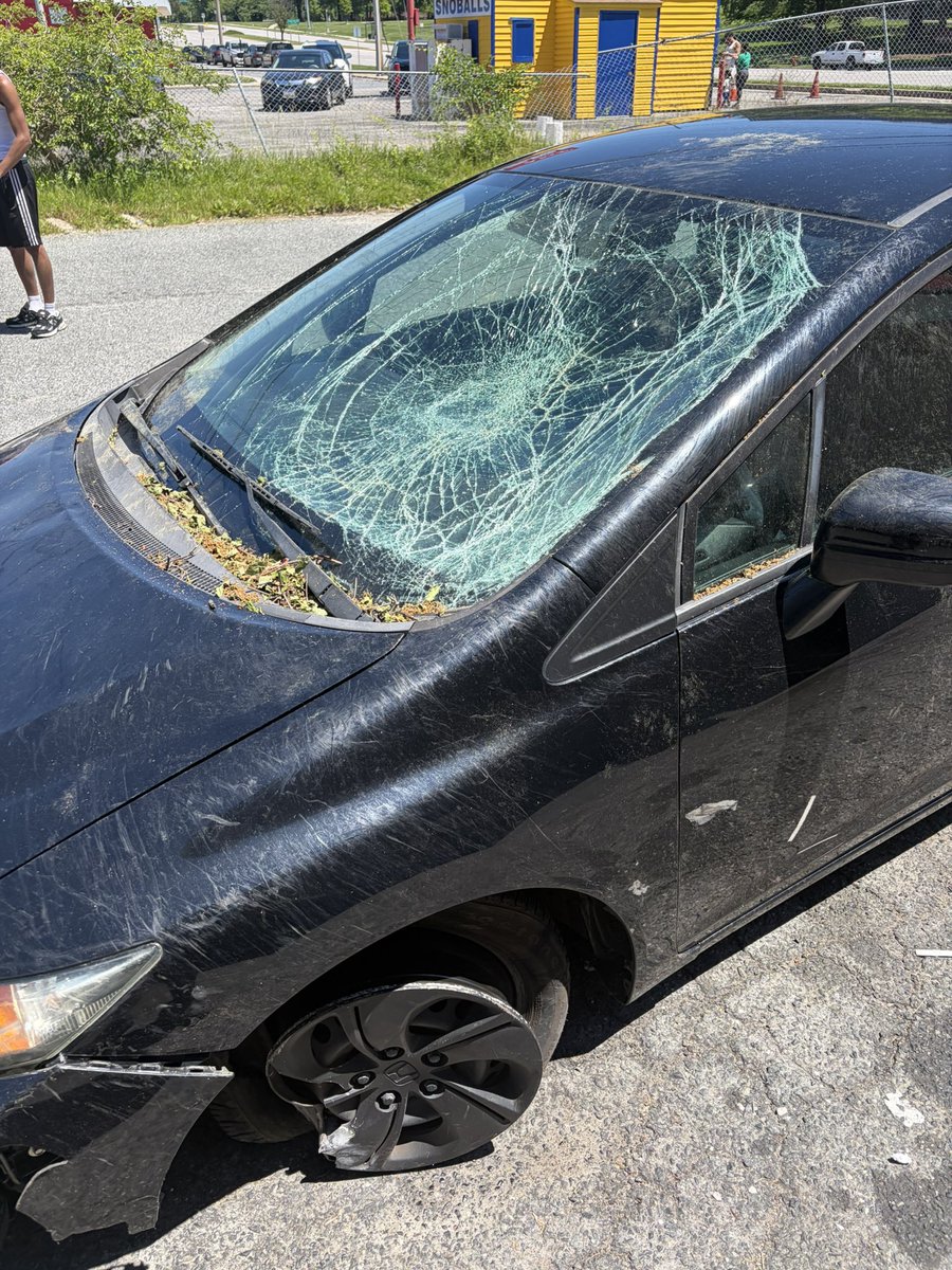 AnsemBlackGoat's tweet photo. Damn this loser @sircandyapple just scammed me for 1 Solana (offering a private presale) after I told him I got into a major accident and almost died the other day and needed the presale to hit. This space is brutal @solana
Bro literally took my last🫩 https://t.co/pUekLZ8IS5