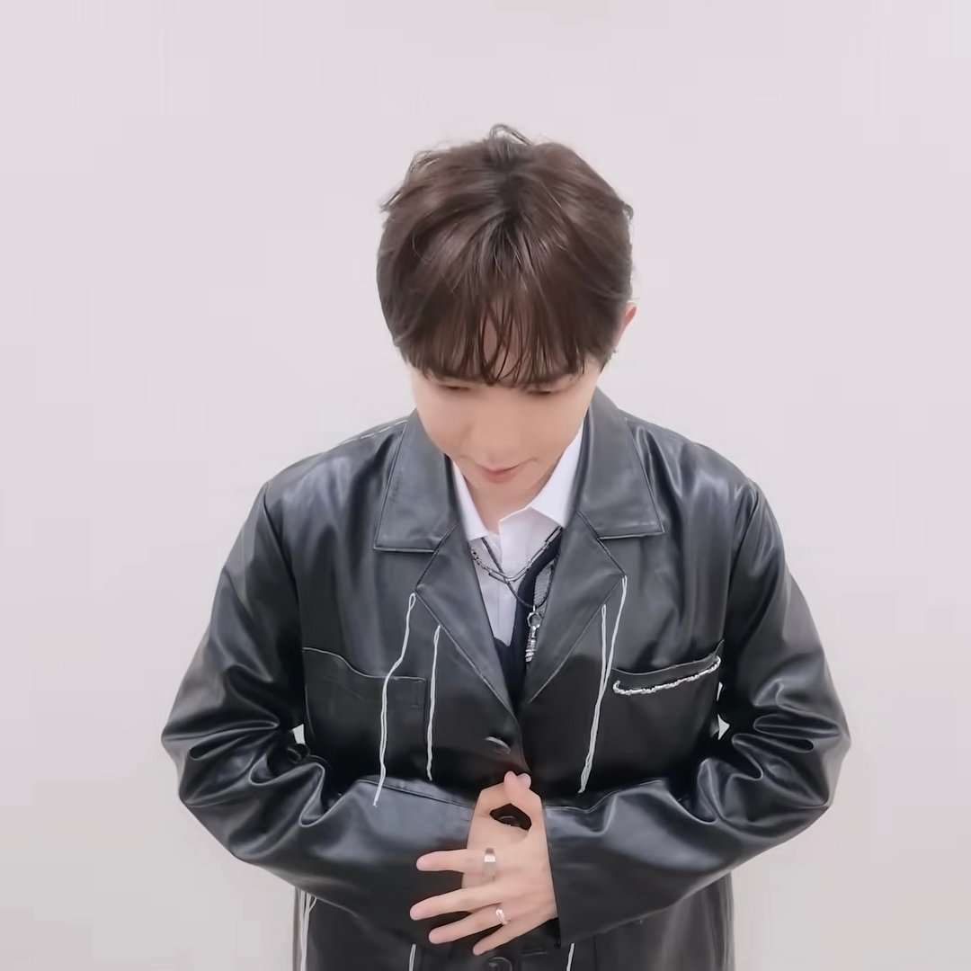 kjhmay27's tweet photo. 유교락스타 김재환 https://t.co/9LKxsOyeew
