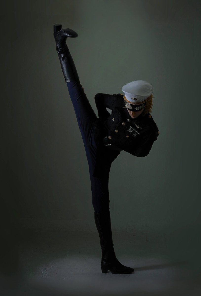 coo_07_vivi's tweet photo. 軍服スタンリーでやってみたかったやつ cos https://t.co/6VlTyzV9MD
