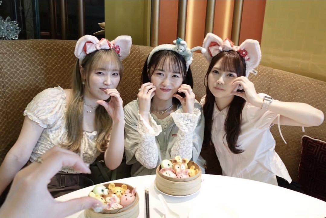 purpledreams012's tweet photo. FUKU, HOMATAN, DUU AND NECCHIN WENT TO DISNEYLAND HONG KONG TOGETHER https://t.co/0M8fs3FU2n