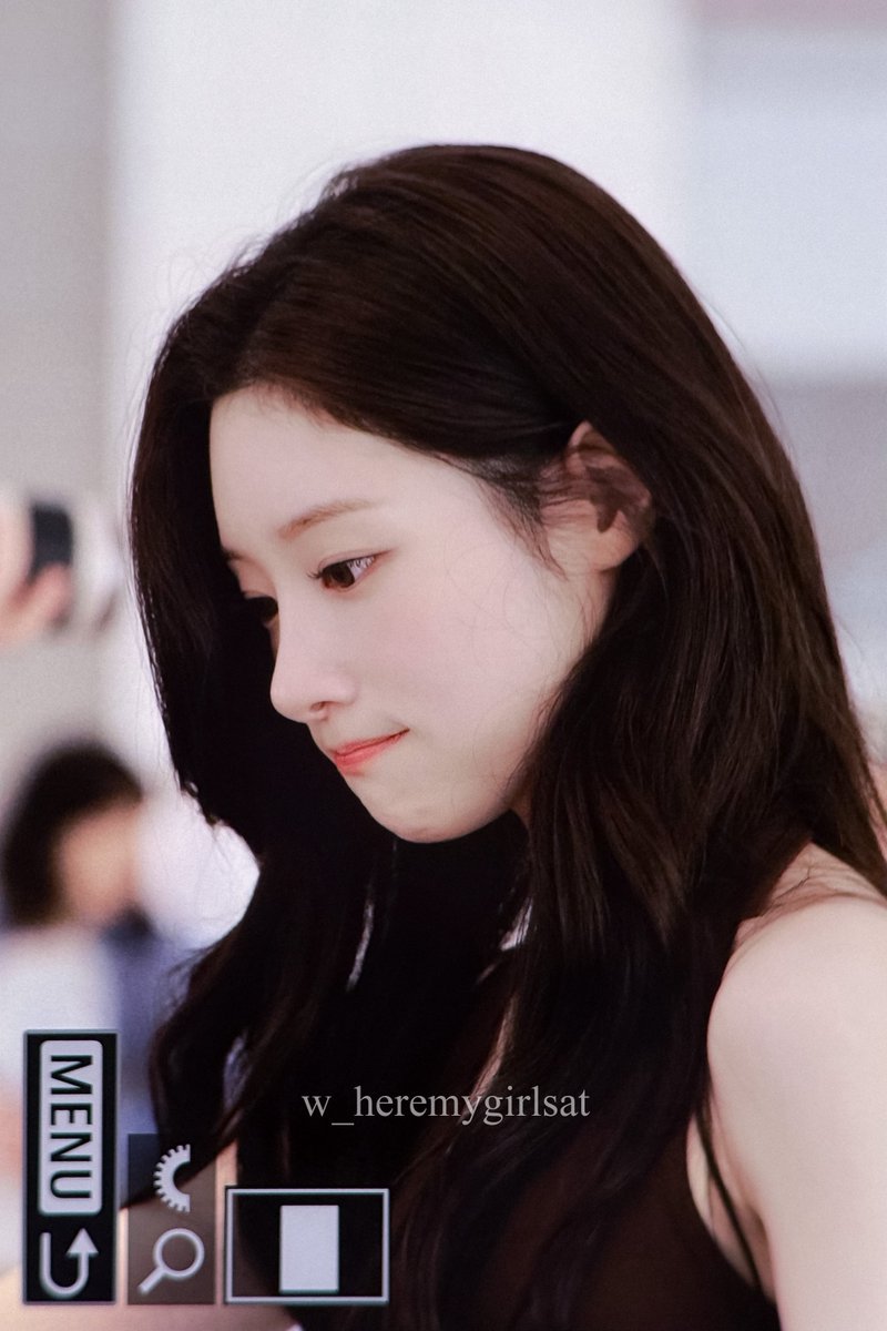 w_heremygirlsat's tweet photo. 260619 ICN pre
내 벚꽃은 절대 안져🫠
#ioi #아이오아이 #정채연 https://t.co/ZSqc2Q5lPO