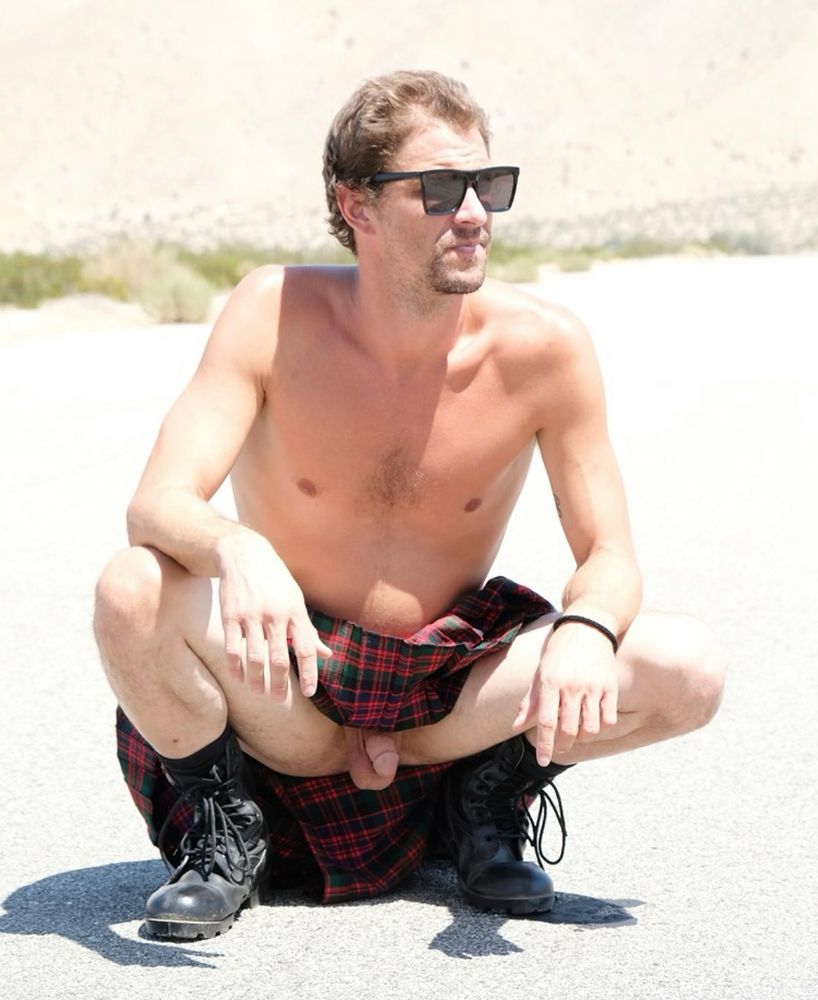 KiltedAndKinky's tweet photo. Day 893 https://t.co/7Yv1H4RUKu