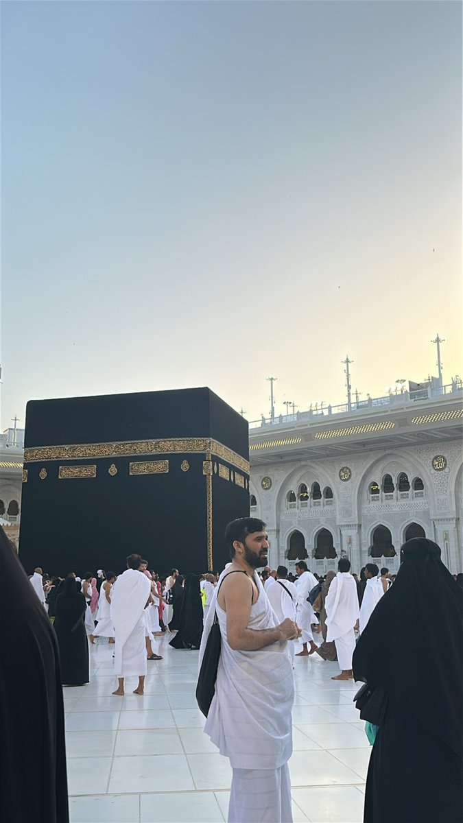 axiit__'s tweet photo. اللهم البيت بيتك، والعبد عبدك... فاصحبني العافية                 في بدني، والعصمة في ديني، وأحسن منقلبي 
            اللهم لا تجعله آخر العهد ببيتك الحرام https://t.co/EQ5q97xRVe