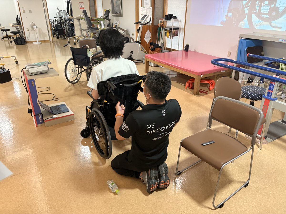 23yaasu's tweet photo. 車椅子再発見プロジェクトの講演🧑‍🦽
宇佐美さんの素晴らしいプレゼン力に感動✨
そして内容も、車椅子のことを知ってるようで知らなかったなぁと、改めて勉強になりました‼️

明日からスタッフの行動変容が楽しみ😊 https://t.co/SY77ta5Fj8