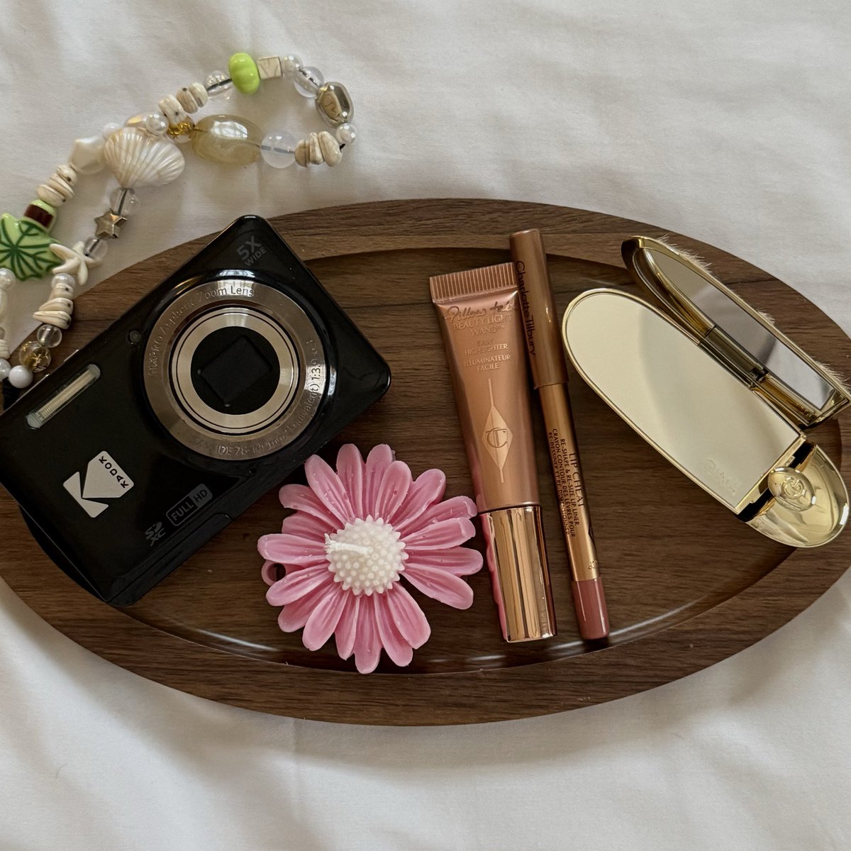 pm37an's tweet photo. 🌸يوم الجمعة🌸 https://t.co/LSR1vmAEME