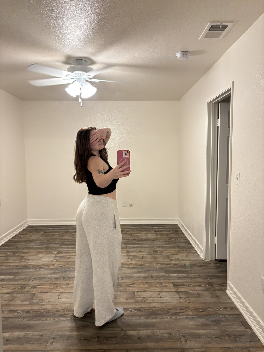 MucciP59138's tweet photo. Down for meet up https://t.co/eOb1KZGsxg