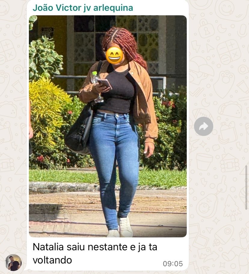 natcarvalhon's tweet photo. o hiperfoco deles agora é encontrar pessoas de cabelo vermelho e dizer que sou eu https://t.co/QVKRtM5zlx