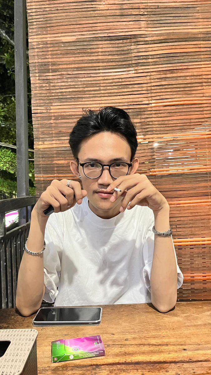 eliteglobalz's tweet photo. Makan nasi bebek dibndung https://t.co/IqixSgd0ry