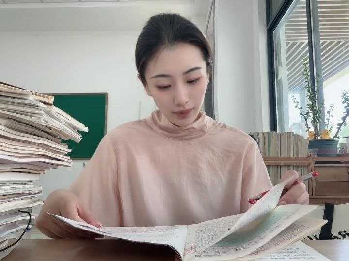 MaldenD64819's tweet photo. 周末备课真的是件很累的事情啦😅😅😅 https://t.co/W9j3Oaha5O
