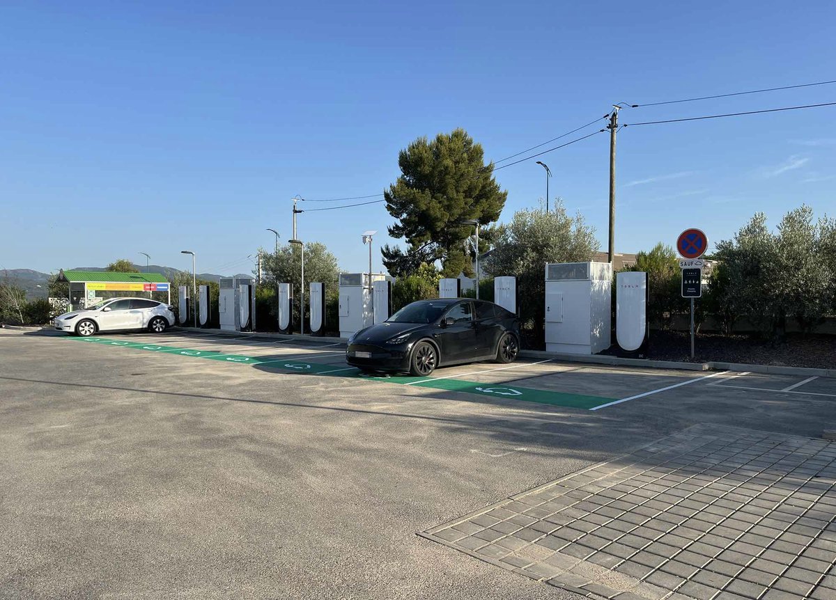 TeslaCharging tweet picture