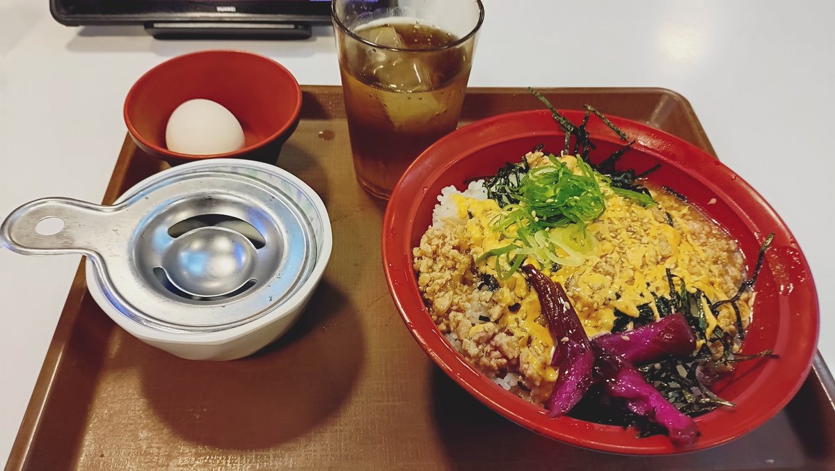 na2st4's tweet photo. 明太マヨとりそぼろ丼
コスパいいし安定にうまい！ https://t.co/1DYbsYsD8a