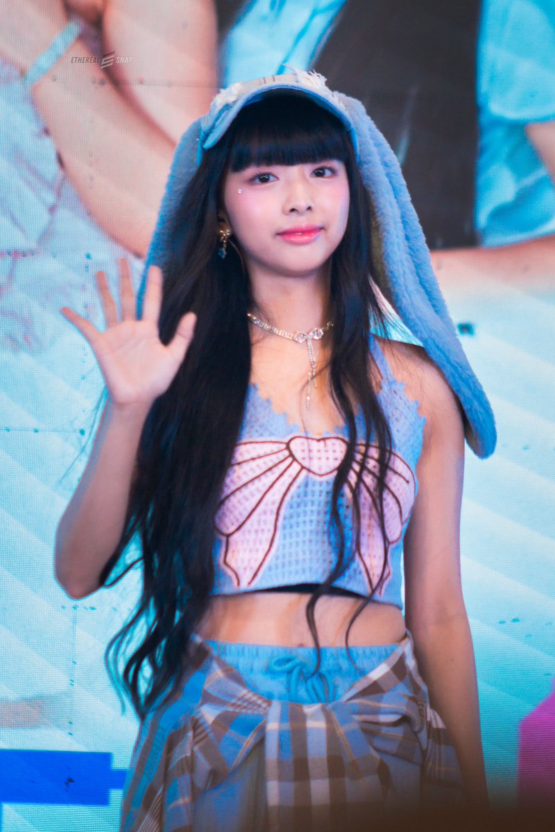 EtherealSnap's tweet photo. 260614 PIX!E Nicole
โ PPOP Fest Year 3 - Day 2 โ
PIX!E at PPOP FEST
#PIXIE #PIXIEatPPOPFest
#PIXIE_NICOLE #PPOPFestYear3 https://t.co/lWHkcxM1Q9