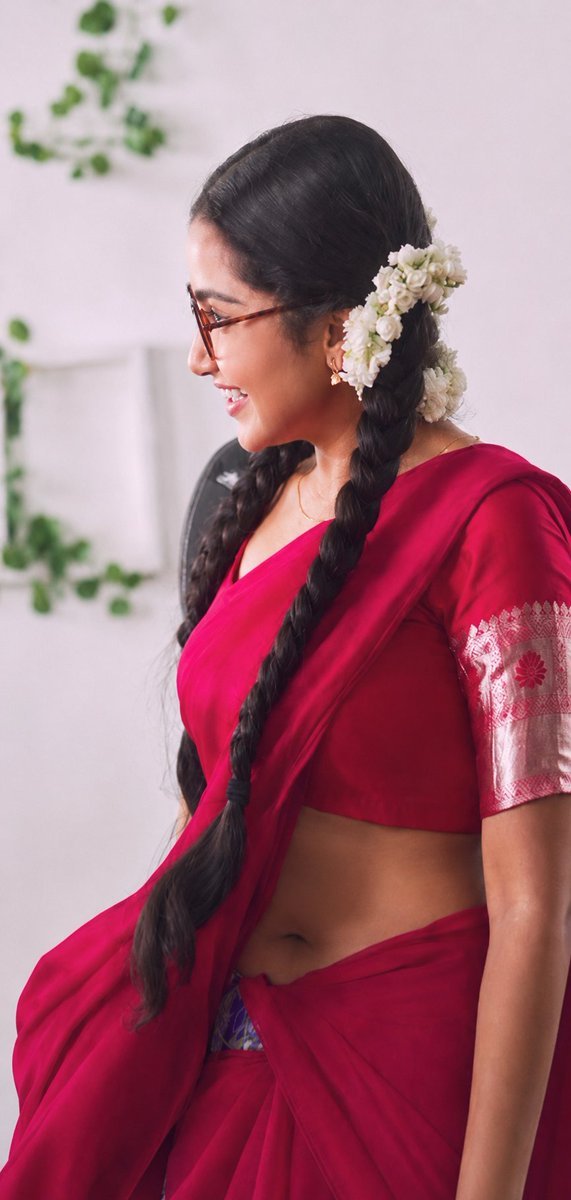 Gonnerpro69's tweet photo. Innocent face and dangerous curves 🥵 #Anupama #anupamaparameswarn https://t.co/oXJLeV8uhH