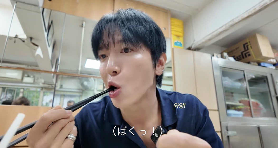 EMOL_0622's tweet photo. ヨンファさんのVlogめっちゃ良すぎた💞
すっぴんはやばい🥰
目がまんまるでキラキラすぎ👁️.✨️
何度も見ちゃう。
次は日本バージョンお願いします🙏

日本の美味し食べ物教えて欲しいなぁ🤗
日本人なのにいつもヨンファさんに教えて貰ってる😂
@JYHeffect 
#JUNGYONGHWA #정용화 https://t.co/t8Xcc7zx8u
