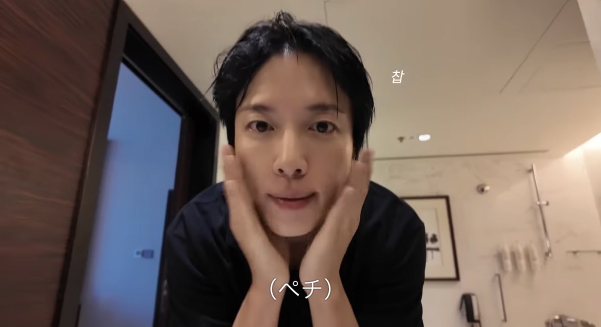 EMOL_0622's tweet photo. ヨンファさんのVlogめっちゃ良すぎた💞
すっぴんはやばい🥰
目がまんまるでキラキラすぎ👁️.✨️
何度も見ちゃう。
次は日本バージョンお願いします🙏

日本の美味し食べ物教えて欲しいなぁ🤗
日本人なのにいつもヨンファさんに教えて貰ってる😂
@JYHeffect 
#JUNGYONGHWA #정용화 https://t.co/t8Xcc7zx8u