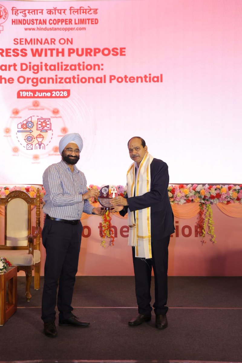 copper_ltd's tweet photo. Mr Adika Ratna Sekhar, the former Chairman and Managing Director (CMD) of Balmer Lawrie & Co. Ltd graced the seminar with his presence and was warmly felicitated by Mr Harsimran Singh, CVO, HCL.
#HindustanCopper #Seminar #Progress #DigitalMining #MiningTechnology #MiningExcellence #MiningIndia #VigilanceAwareness #ProgressWithPurpose #EthicsAndIntegrity #GoodGovernance #ChiefVigilanceOfficer #MinistryOfMines #VigilanceExcellence #LeadershipInAction #Kolkata #Transparency #Accountability #NationBuilding #GovernmentOfIndia #ProfessionalExcellence #VigilanceSeminar #CorporateGovernance #IntegrityFirst
@MinesMinIndia
@kishanreddybjp
@satishdubeyy
@mygovindia
@CVCIndia
