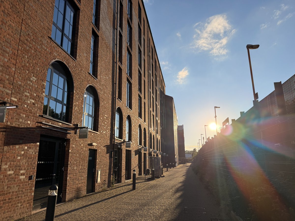 ReissOmari's tweet photo. First time looking around Goods Yard in the JQ, love seeing how many independents have opened so far, quite a few units still available too and a dedicated entrance into JQ tram/train station. 

Some finishing touches pending but a lovely area. More of this in Birmingham please! https://t.co/whlDvlgaZy