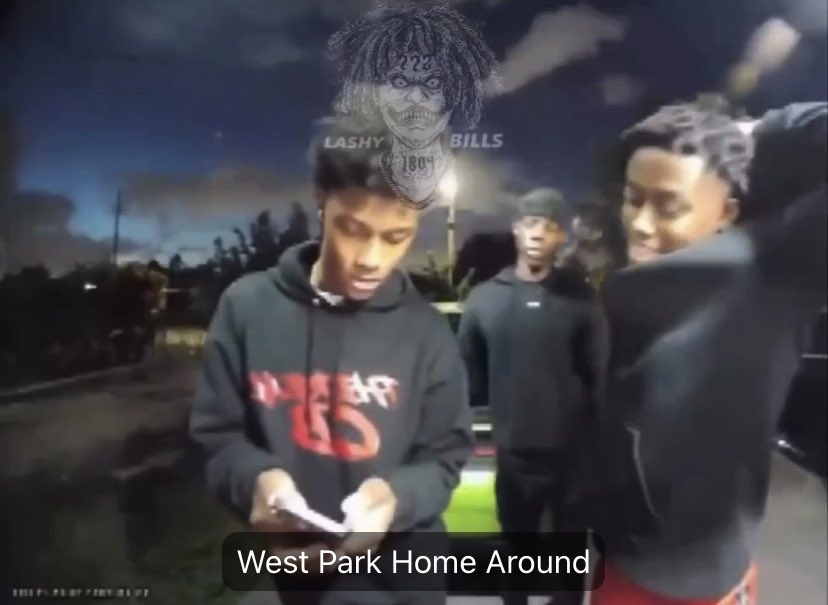 leolonsuma's tweet photo. @Crazymoments01 If you open the door for these 3 niggas thinking they got $8000 in cash you are retarded https://t.co/GXppdW1ioD
