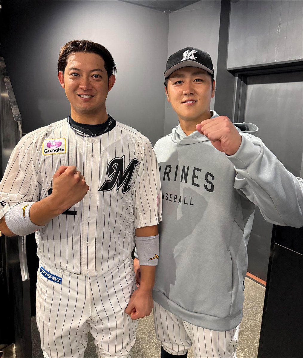 chibalotte_pr's tweet photo. ホームランを放った2人！
#chibalotte #広報 #佐藤都志也 #山口航輝 https://t.co/tK3aNA5Bib