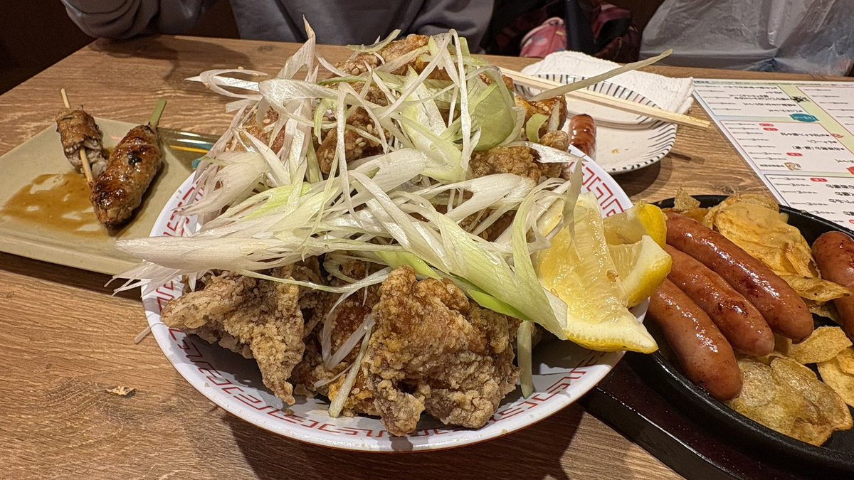 gnflag01's tweet photo. 久しぶりにお店でお酒を飲みました。唐揚げを浴びる程食べました… https://t.co/UUPa8XdyGj